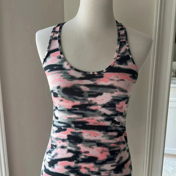 - Lululemon Nulu Racerback Tank, Size 6, EUC, Slim Fit - Picture 2 of 6